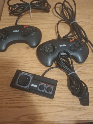 Sega controllers μεταχειρισμένα, όλα λειτουργικά