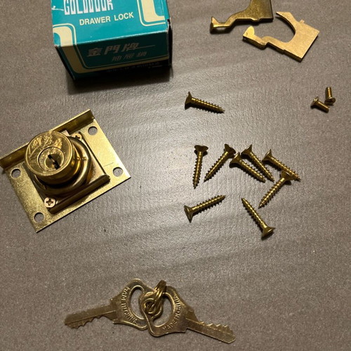 Golddoor lock with 2 keys and box new