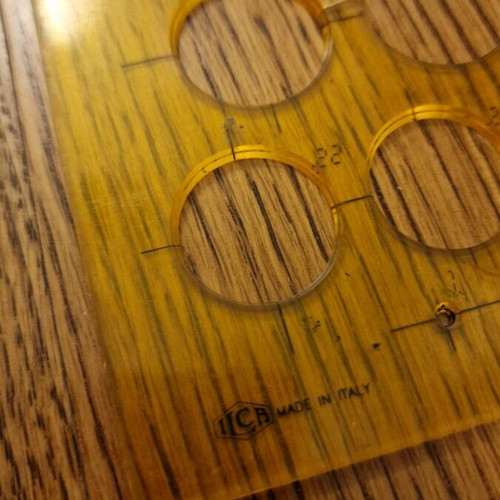 Stencil circles like new
