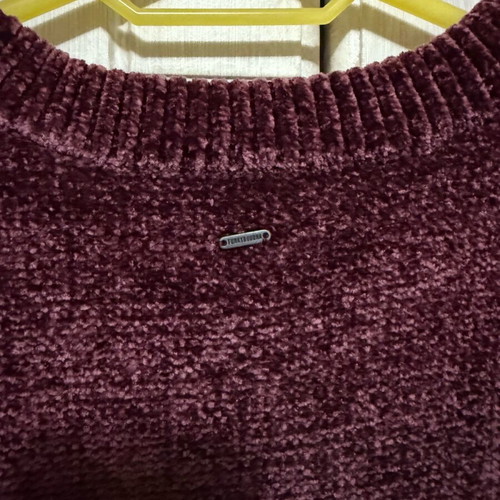 Burgundy velvet sweater Funky Buddha like new, size M
