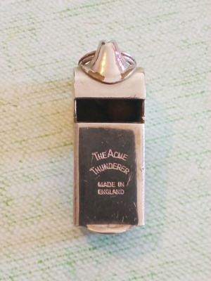 The ACME Thunderer vintage μεταλλική σφυρίχτρα Made in England σαν καινούργιο