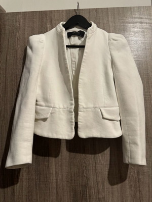 White Zara jacket size S used 100% cotton