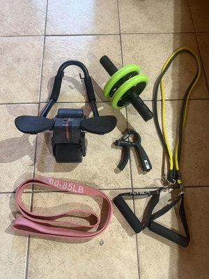 Fitness equipment like new, 2 ab wheels, 2 resistance bands, wrist handle