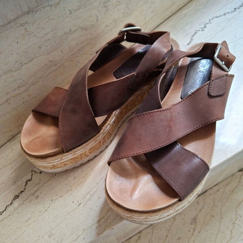 Doca sandals brown size 38 like new genuine leather