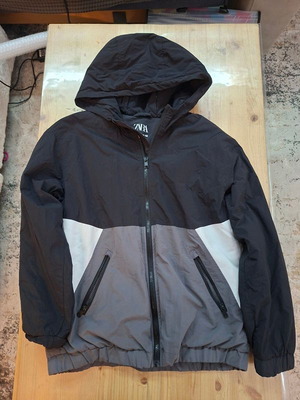 Zara jacket for boys 11-12 years like new, black and gray