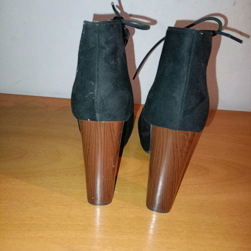 Women's ankle boots like new, velvet, size 40, black