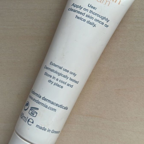 Palmetin face cream used for acne prone skin