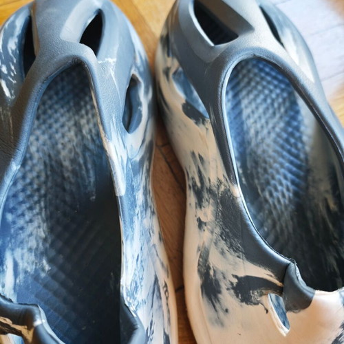 Foam Slip-On Shoes like new, size 46, marble gray and white