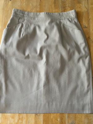 Skirt gray with pockets slim fit size 42 Verdosa Paris used