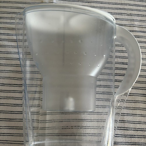 Brita Marella 2.4L water filter jug like new, white color