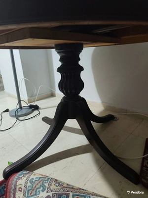 Round table with extension like new