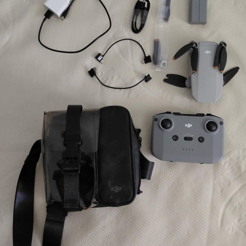 DJI Mini 2 SE like new with 1 extra battery