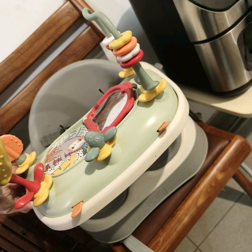 Mamas & Papas Baby Snug Floor Seat portable high chair like new