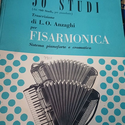 Sheet music and music theory like new, Italian