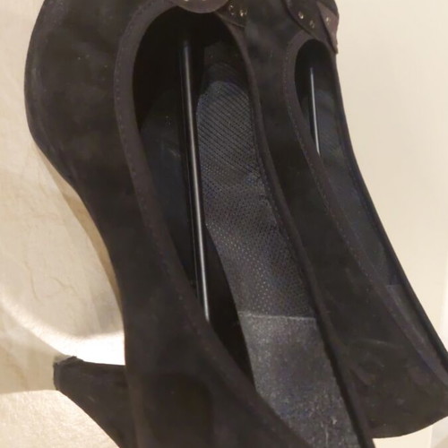 Keys black suede pumps size 40 like new