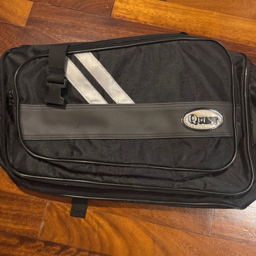 Quest Motorcycle Saddlebags pair, like new, expandable touring