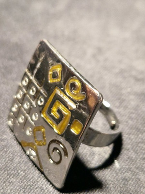 Ring used