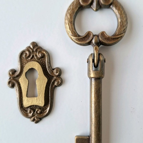 Vintage keys new with free lock escutcheon