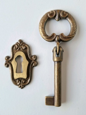 Vintage keys new with free lock escutcheon