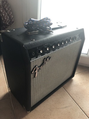 Fender Frontman 25 Reverb amplifier used with fabric cable gift