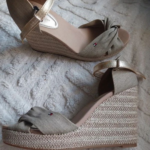 Tommy Hilfiger Iconic Elena Metallic Canvas Wedges size 41 like new