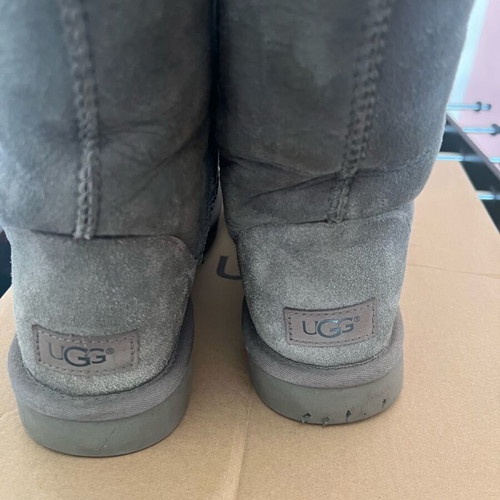 Ugg Australia boots gray size 41 like new with box