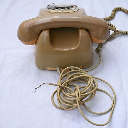 Siemens-FeTAp 611-2 tabletop telephone used, 1970s vintage