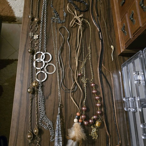 Bijoux assortment used, pack
