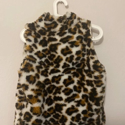 Fur leopard vest with zipper like new