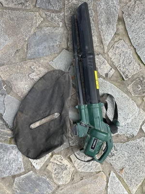 Electric blower-vacuum like new