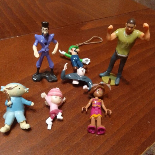 Super Mario and Gru figures like new, assorted