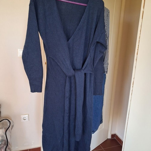 Midi winter dress dark blue with tie Trendyol like new
