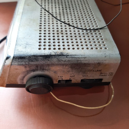 Vintage clock radios from the 70s used, pack of two