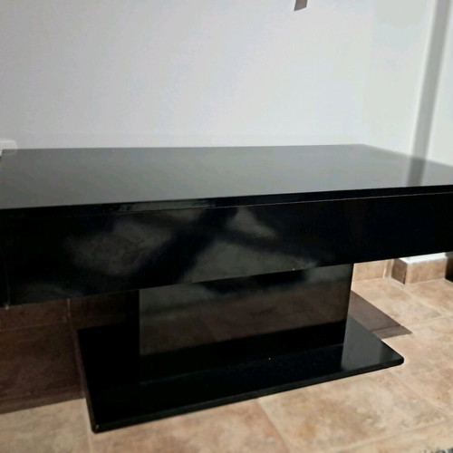Black coffee table like new