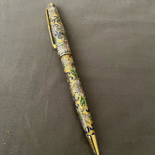 Cloisonné pen used in excellent condition