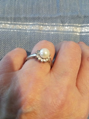 Rosette with freshwater pearl like new, plated stainless steel