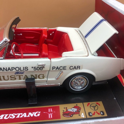Ford Mustang Blanc "Indianapolis 500 Pace Car" 1964 Mira used 1/18 model