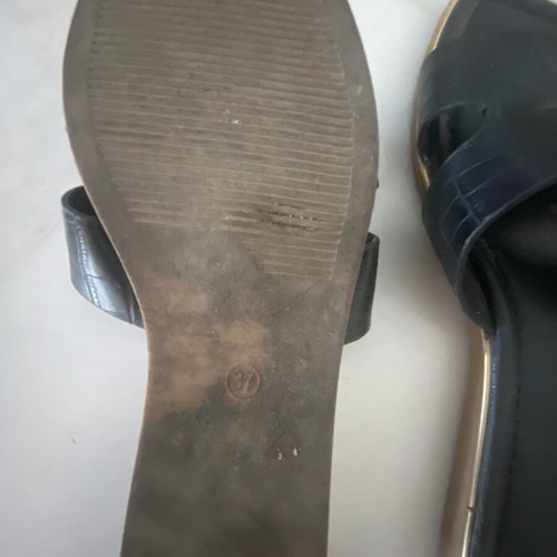 Women's slippers size 37 black like new