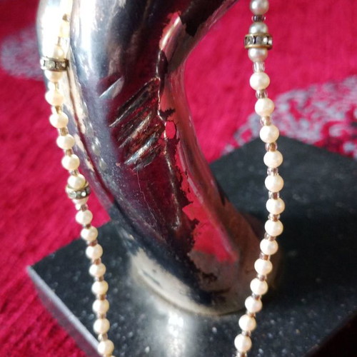 NYC Accessories necklace with pearls and crystals used, silver