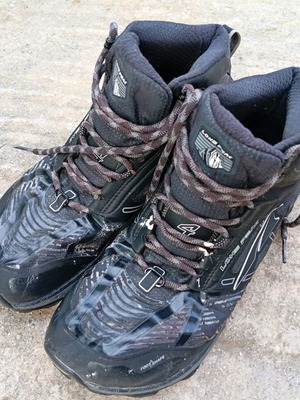 Altra Lone Peak Mid All-Wthr hiking boots used, size 44, black