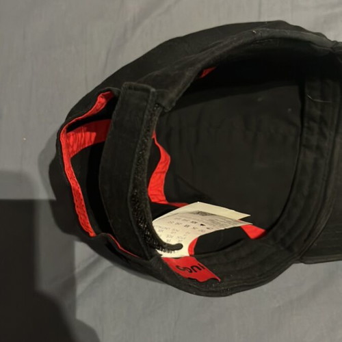 Hugo Boss cap original new, size M, black and red