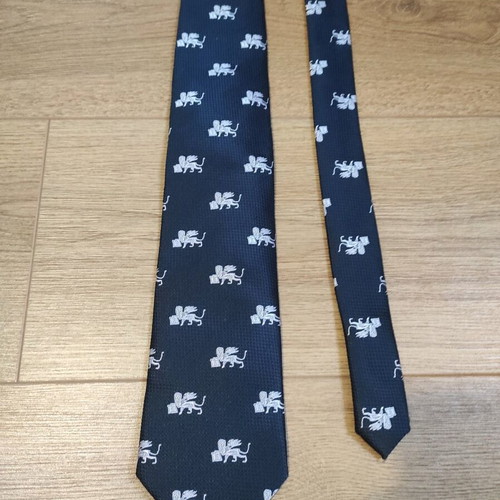 Italian silk tie like new, blue