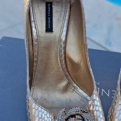 Mariella Burani Metallic Gold Peep-Toe Pumps Size 39 like new