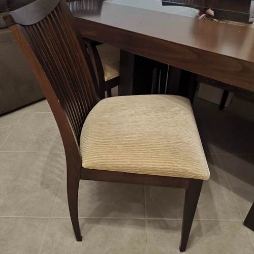 Dining set with 6 chairs like new