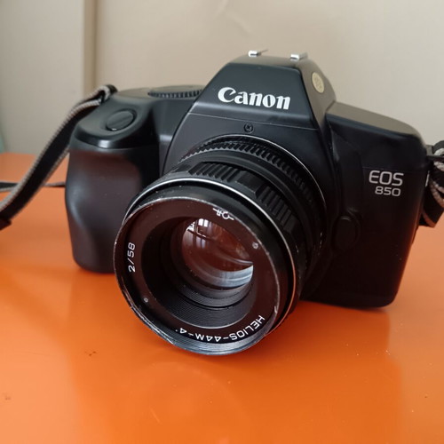Canon EOS 850 film camera body used