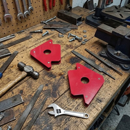 Magnetic Welding Holders Set of 2 like new, red