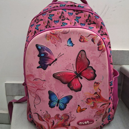 Must school backpack like new