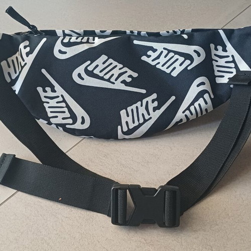 Nike waist bag like new, black