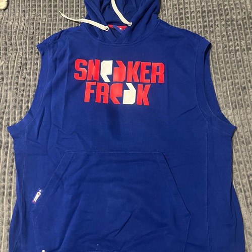 Sneaker Freak sleeveless hoodie new, size XL, blue