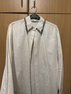Zara shirt XS like new with crystals on collar, white